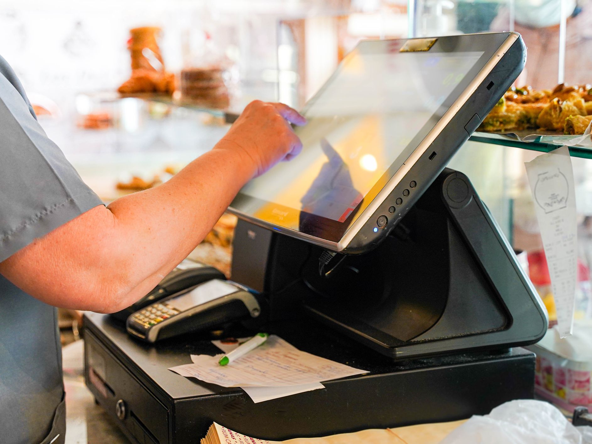 Should You Buy or Lease Your POS Hardware?