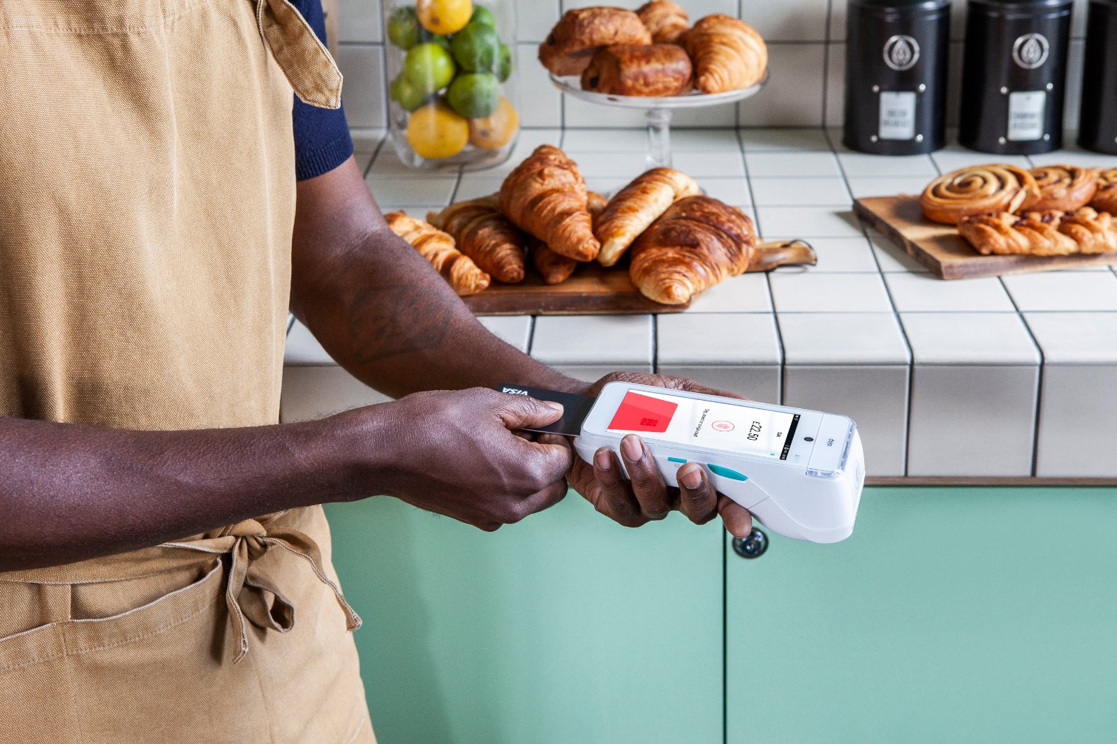 Serve, Split and Settle: DOJO Pay at Table Solutions for Busy Venues