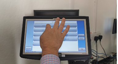 using Avery scale touchscreen
