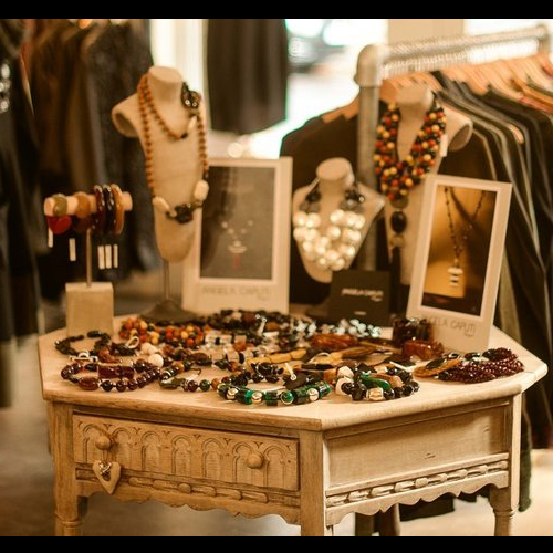 Fashion / Clothing