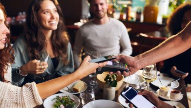 Restaurant payment tableside