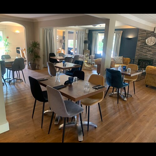 BAR / RESTAURANT